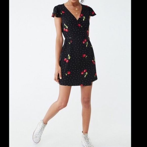 Black Cherry Print Polka Dot Mini Wrap Dress Red White — M — V Neck - Picture 2 of 8